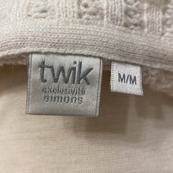 Soft, knitted, cropped Sweater Medium - Picture 3 of 3